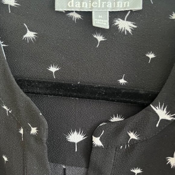 Daniel Rainn Koda Split Neck Blouse - Picture 3 of 3